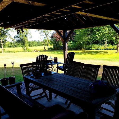 Aljemint Bed and Breakfast Oentsjerk Buitenkant foto