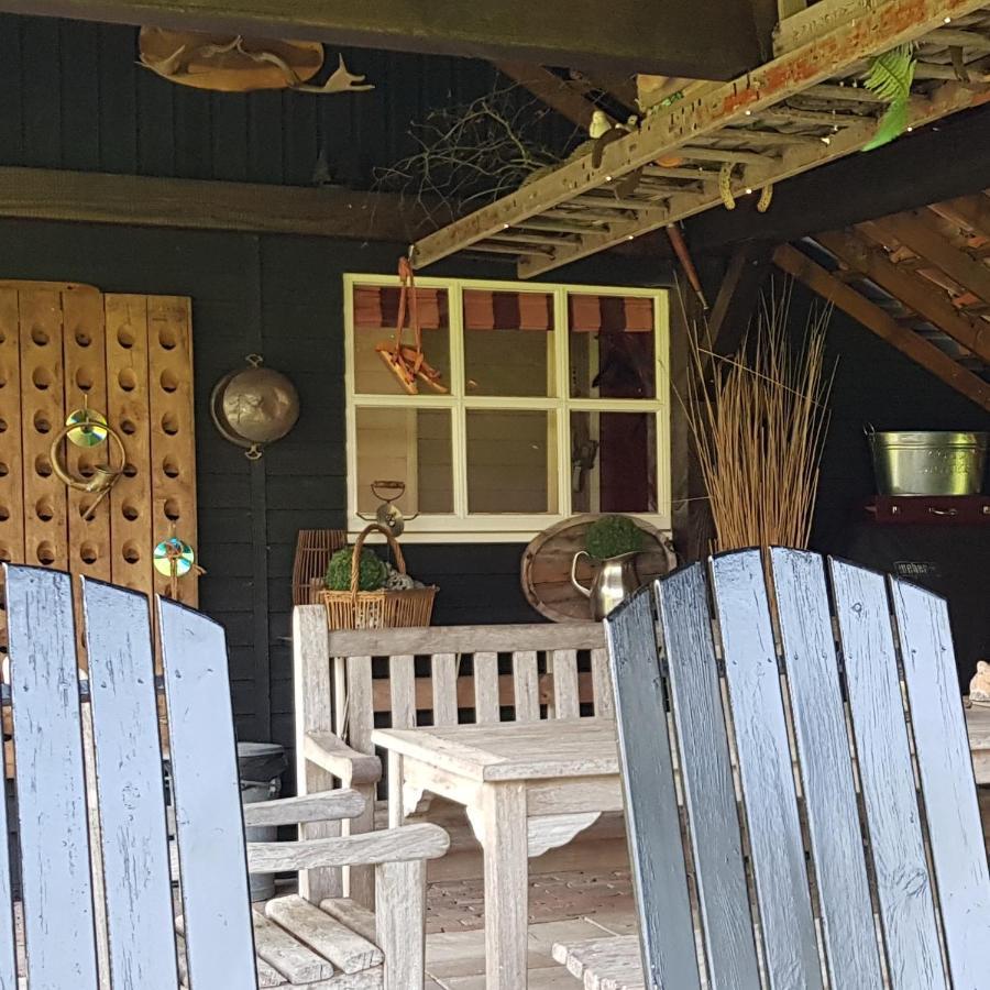 Aljemint Bed and Breakfast Oentsjerk Buitenkant foto